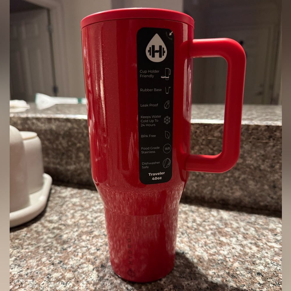 NWT Holly Hydrojug 40oz